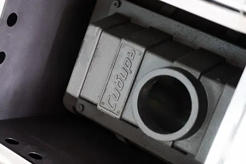 Фото Печь банная чугунная "Сибирь-24". Универсальная чугунная дверца (Конвекционная) в магазине Woodson Фото Печь банная чугунная "Сибирь-24". Универсальная чугунная дверца (Конвекционная) в магазине Woodson